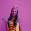 Dua LIPA mov 5