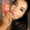 Besos girl's Mov 24