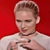 [JENNIFER LAWRENCE]  ️ 24