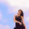 Dua Lipa 2 Mov 8
