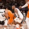 GIANNIS ANTETOKOUNMP.MOV 20