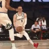 GIANNIS ANTETOKOUNMP.MOV 24