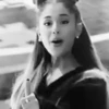 Ariana Grande 4 mov 5