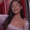 Ariana Grande 4 mov 17