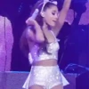 Ariana Grande 4 mov 23