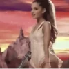 Ariana Grande 4 mov 25