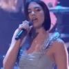 Dua Lipa 1 mov 8