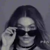 Chicas con gafas ⛧ 1 19
