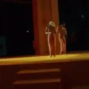 Dua Lipa 5 mov 30