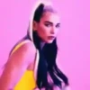 Dua Lipa 4 mov 7