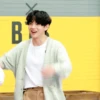 BTS V 6