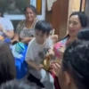 Mira cómo muevo los hombritos 5