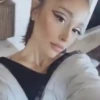 Ariana Grande 2 mov 20