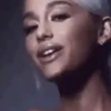 Ariana Grande 2 mov 21