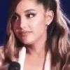 Ariana Grande 2 mov 24