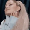 Ariana Grande 2 mov 28