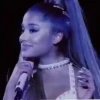 Ariana Grande 1 mov 12