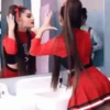 Ariana Grande 1 mov 13