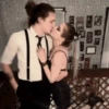 Besos morbosos 22
