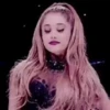 Ariana Grande mov 9
