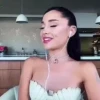Ariana Grande mov 17
