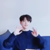BTS heart (sticker.fan) 6