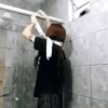 Больше реакций 😑 19