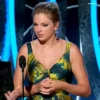 Taylor Swift 15