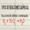 TIPOS DE REACCIONES QUÍMICAS
Reacciones de síntesis o combinación
H₂ + 1/₂O₂ + H₂O
1/20