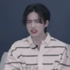 - hyunjin` 10
