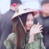 JENNIE_STIKER 10