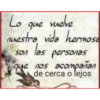 ما
vuelve
que
nuestra vida hermosa
son las personas
las
que nos acompañan
de cerca o lejos