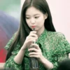 JENNIE 12