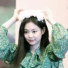 JENNIE 19