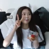 Eve, a living meme. 5