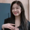 Eve, a living meme. 28