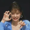 Jennie Random 6