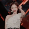 Jennie 29