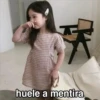 F
huele a mentira