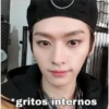 *gritos internos