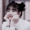 Lisa @beaconshy :: 28