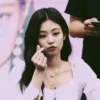 JENNIEَ- 18