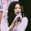JENNIEَ- 19
