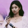 JENNIEَ- 24
