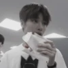 :; jeongin @xiroe 13