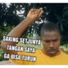 SAKING SETJUNYA TANGAN SAYA GA BISA TURUN