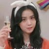 – jisoo by 21
