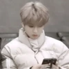 せ han jisung 🧦 :; by 10