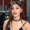 Ariana Grande 🧉 ; @HyalineWings 15