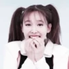 mood nayeon 🎸 by @fancamstanf :: @fStikBot 6
